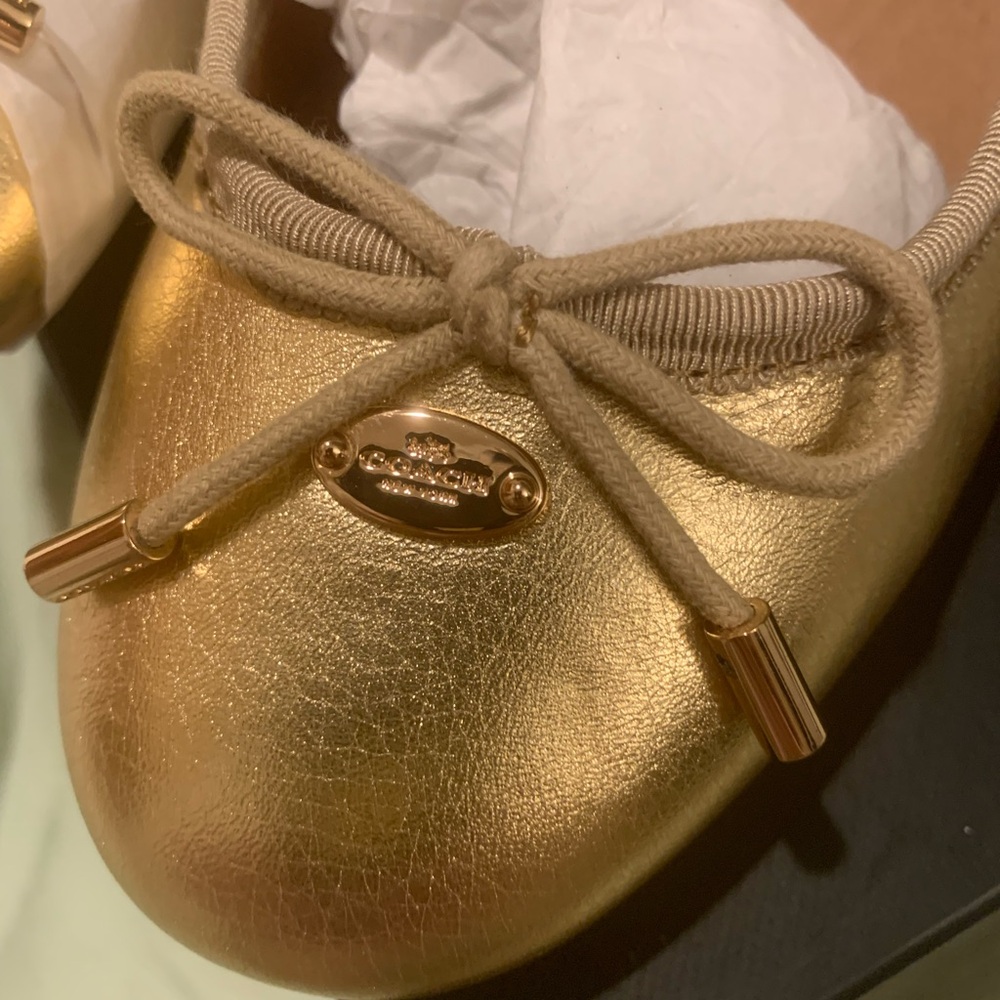Absolutely stunning authentic brand new size 7.5 Coach gold ballet . Must have! - Picture 4 of 6